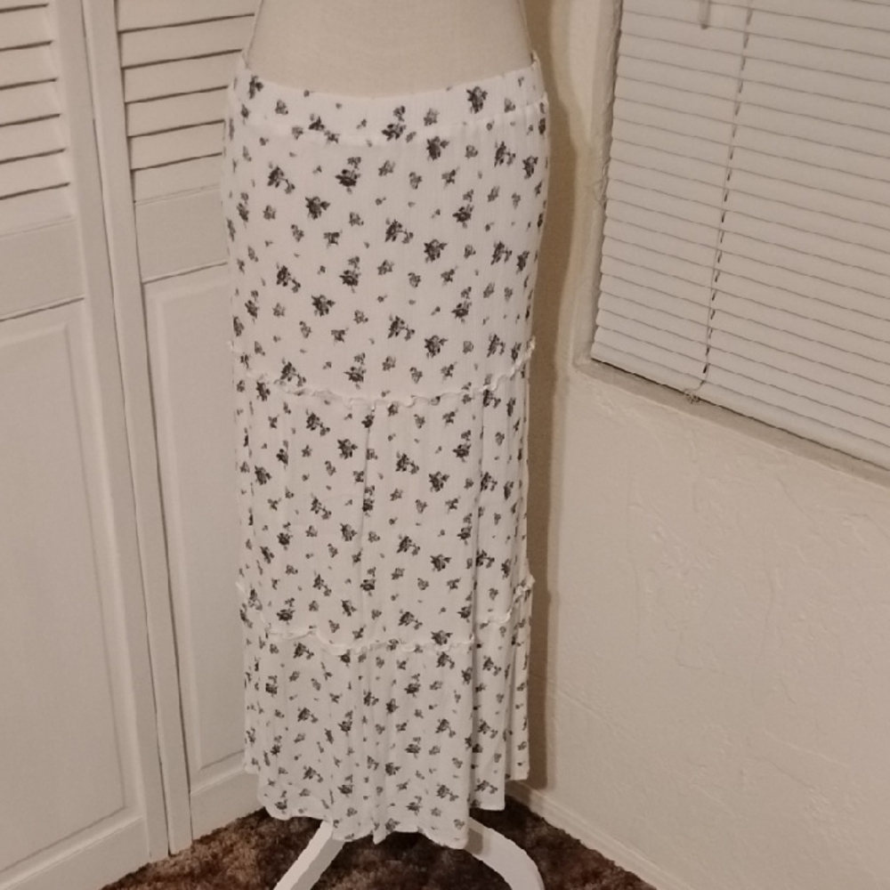 Love Tree White Floral Maxi Skirt